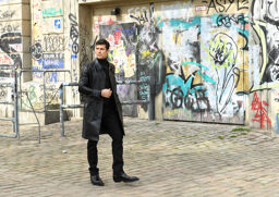 How to get into Berghain according to party professionals