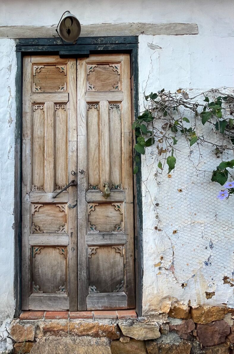 A doorway in Barichara