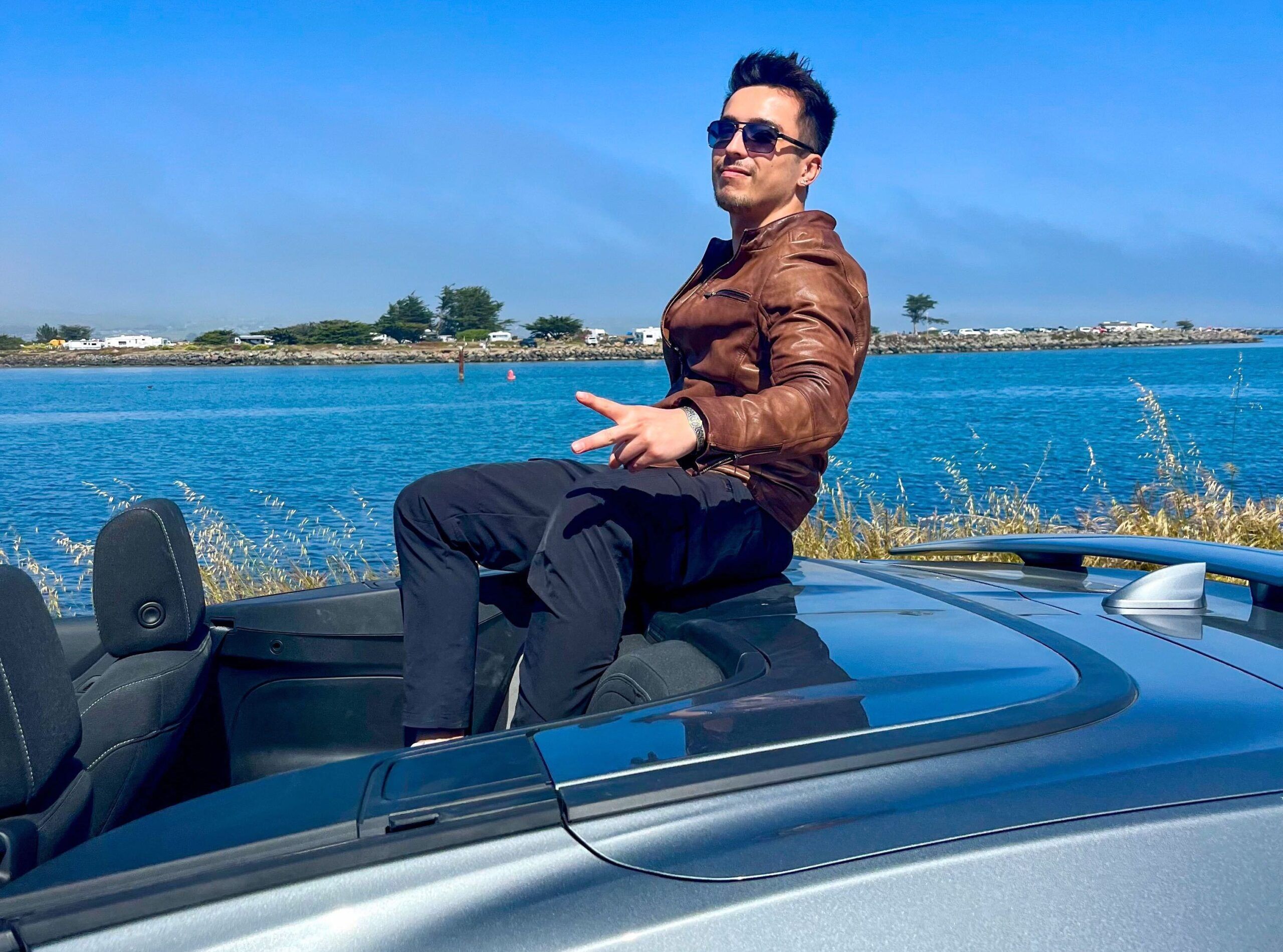 8 go-to travel essentials for gays who globetrot in style - Vimarsana News
