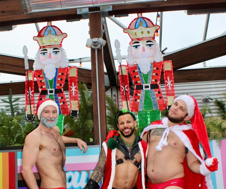 Rooftop DeckBar at Sidetrack was chilly and delightful with Casey Travis Kimpel and Roman Harrington at Santa Speedo Run
