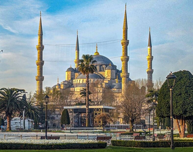 A photo of a mosque in Instanbul