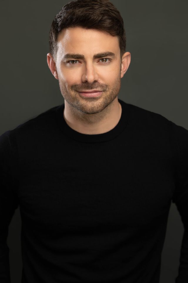 Jonathan Bennett headshot. Photo via Carnival Cruise Line