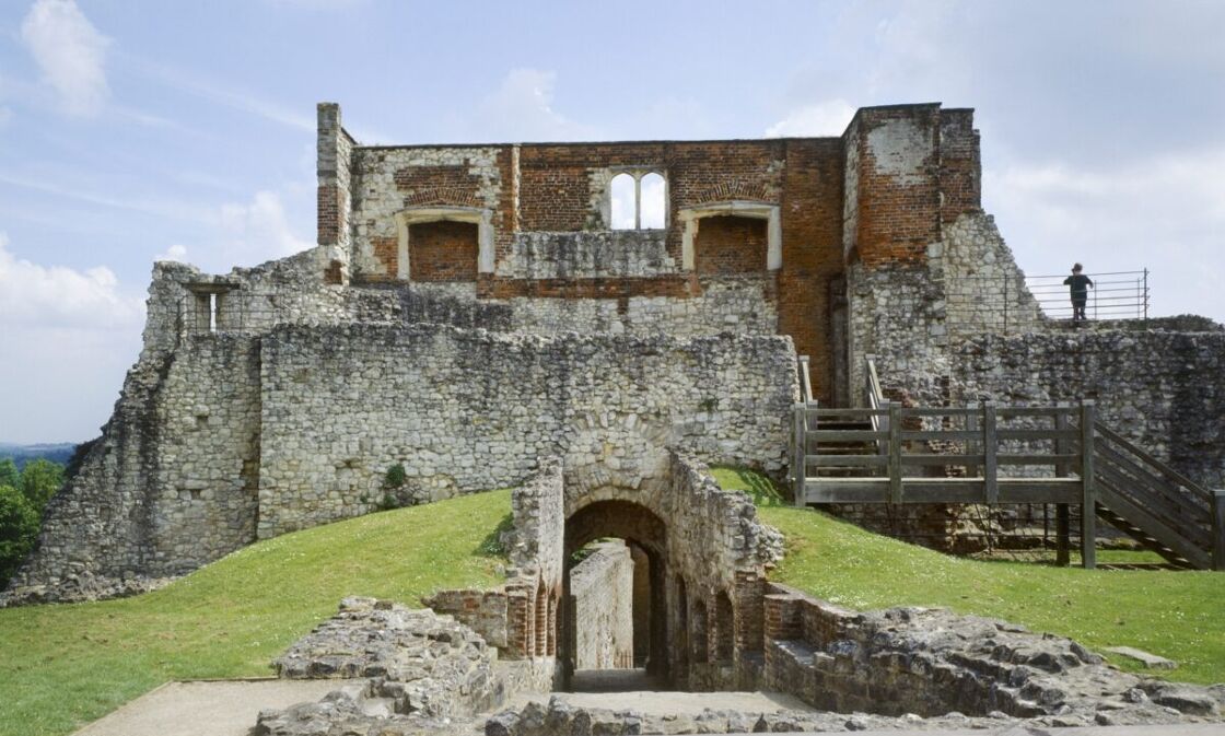 The remains of Farnham Caste.