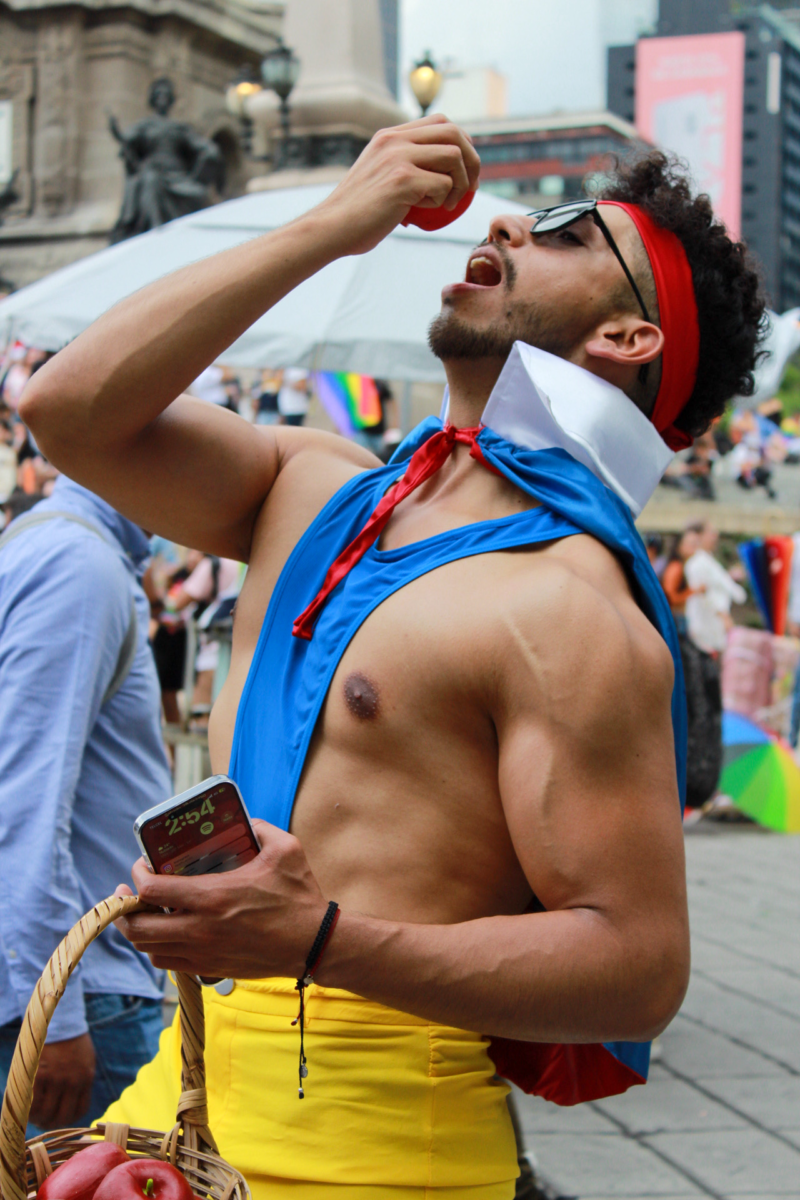 Gay man magically became a sexy Snow White.