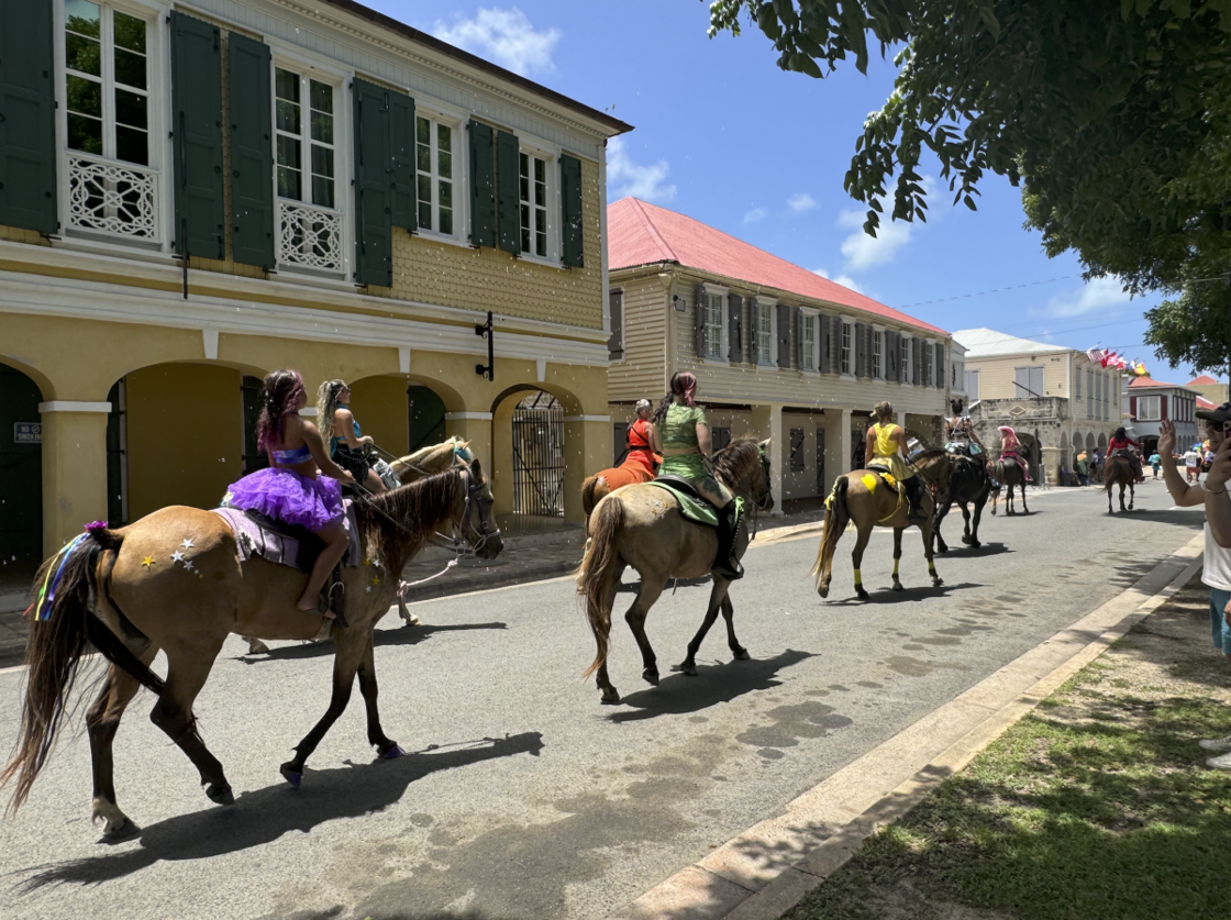 The Cruzean Cowgirls finishing the parade. 
