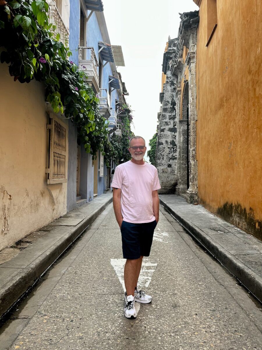 Bil Browning stands in the street in Cartagena