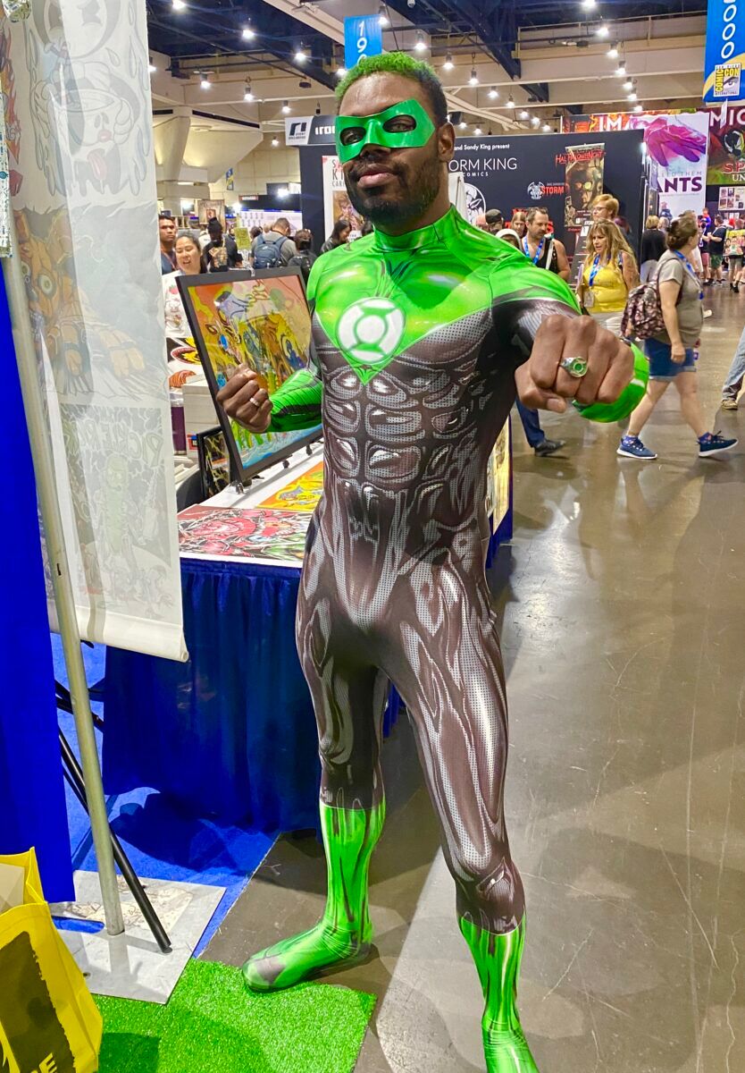 IN broightest day, in darkest night, those Green Lantern muscles won't escape my sight.