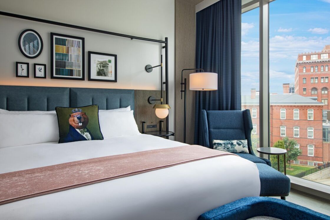 A king guest room at the Royal Sonesta Washington, DC Capitol Hill