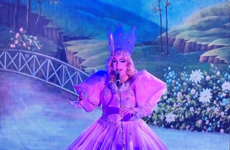 Sutton Lee Seymour as Glinda