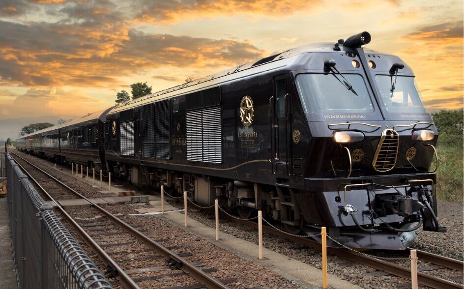 exterior of Kyushu Seven Stars train