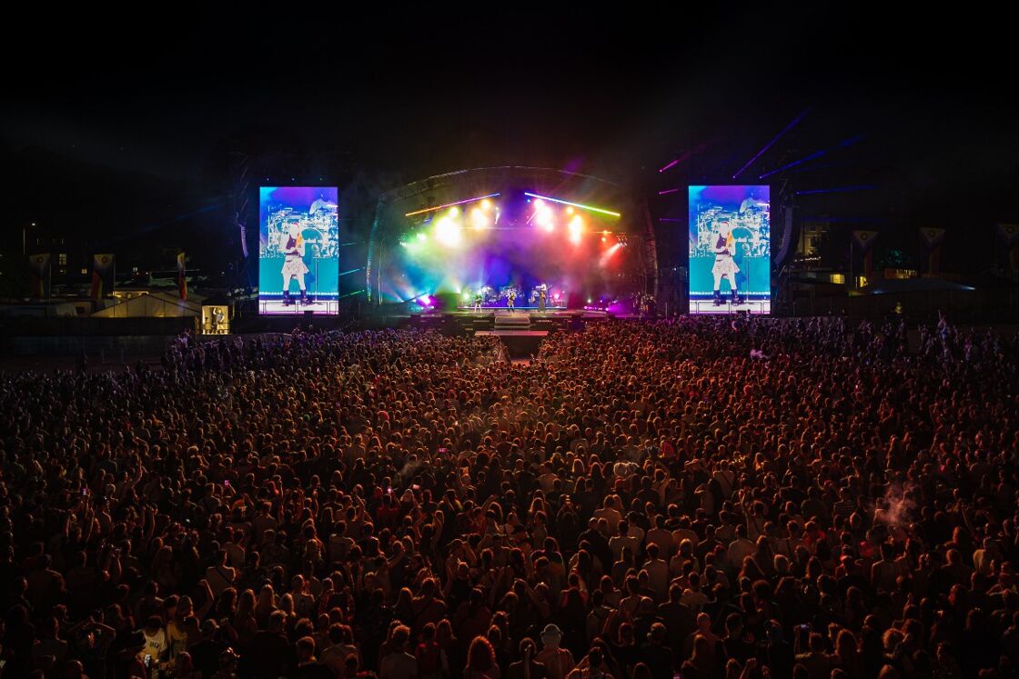 Crowds watch Sunday night headliners, Sugababes