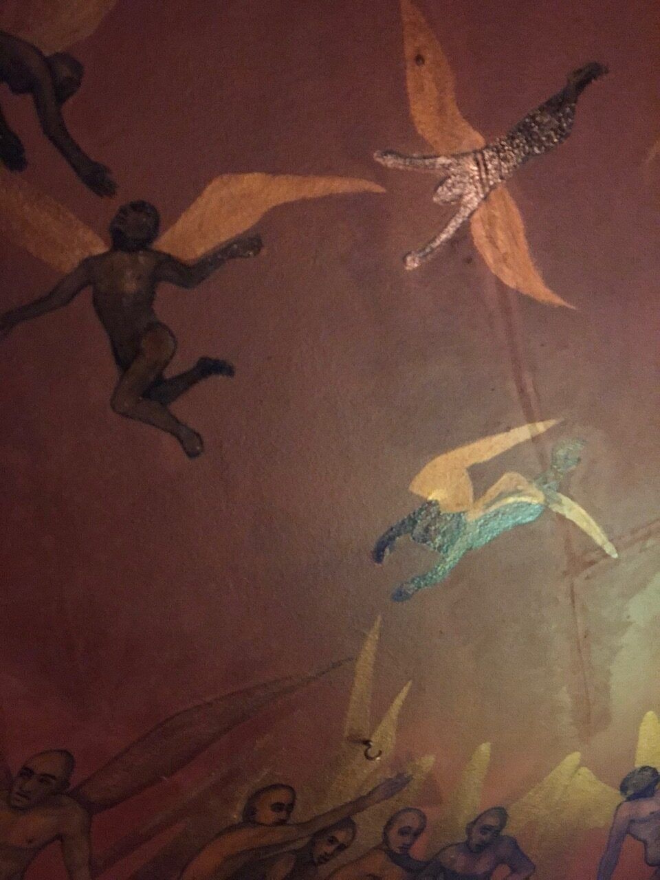 Angels with gold wings painted on the walls of Hafen.