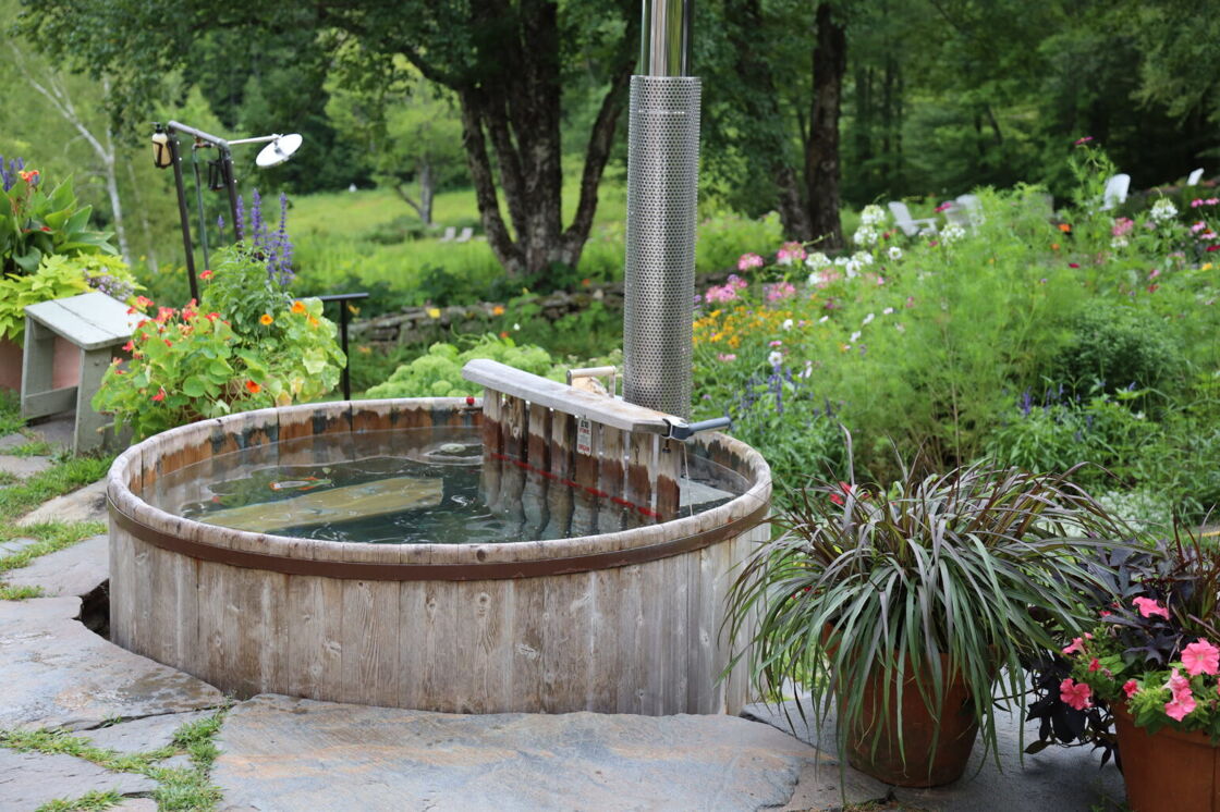 The hot tub at Frog Meadow.