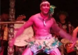 Visiting South Florida? Check out the tiki-rific legs on this dancer