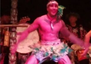 Visiting South Florida? Check out the tiki-rific legs on this dancer