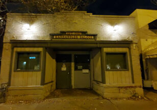 Legendary Chicago dive bar, Manhandler Saloon, closes after 40 years
